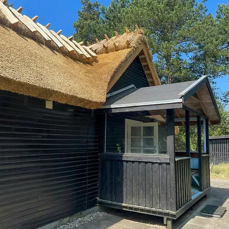 Thatched House With Natural Garden By Sejero Bay Σπίτι διακοπών *